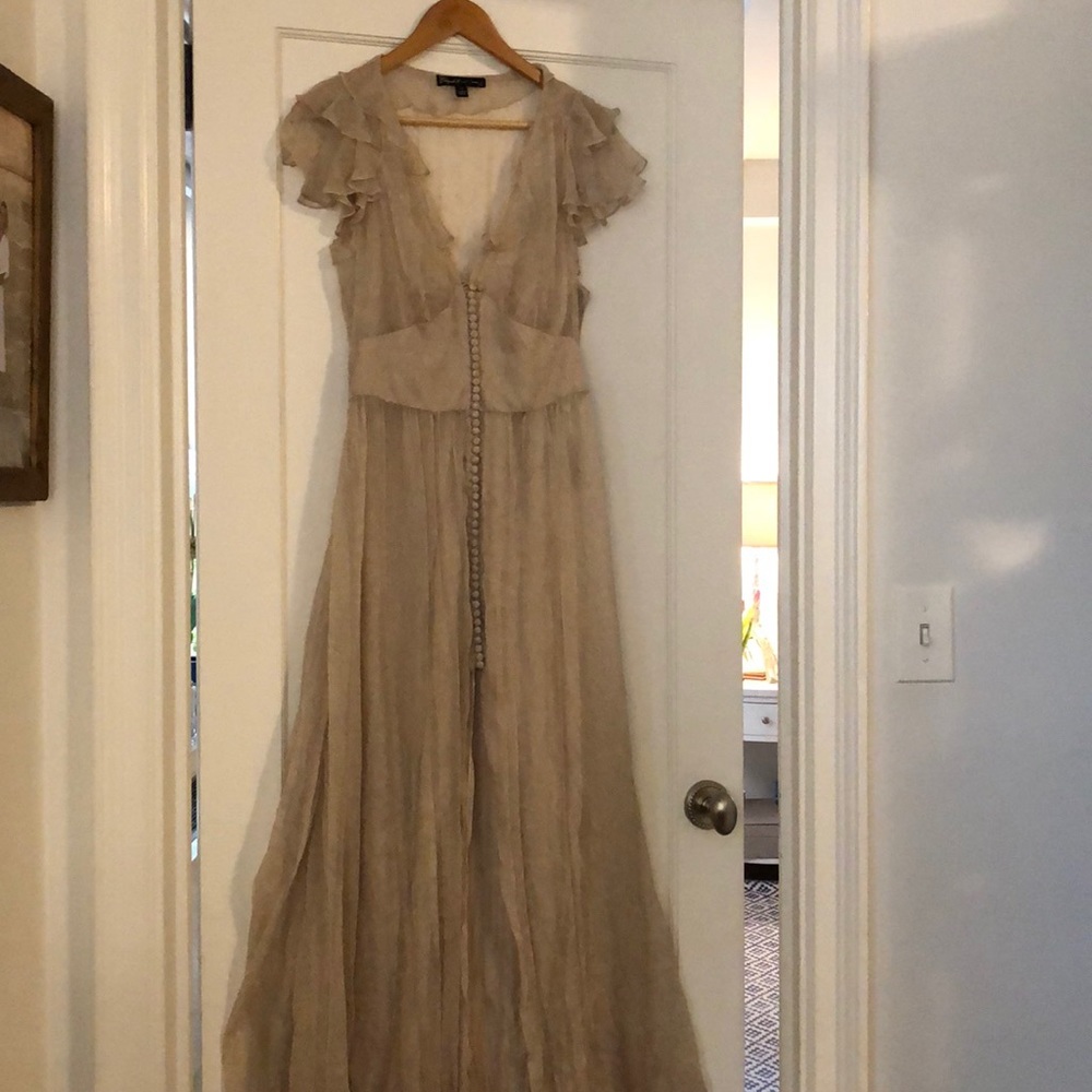 Elizabeth + James nude maxi dress sz 4